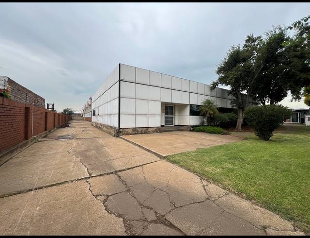 2,400M² FACTORY TO LET IN ALRODE